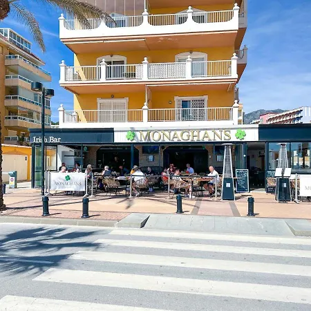 A 900 M De La Playa Y Con Vistas Al Mar En Apartamento