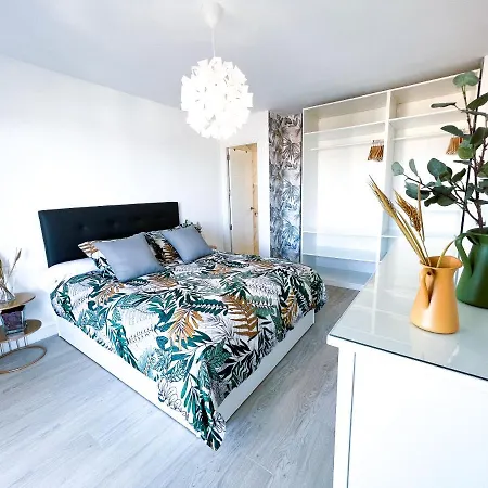 Apartment A 900 M De La Playa Y Con Vistas Al Mar En *