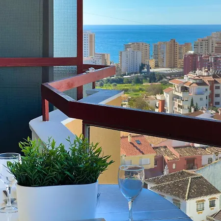 A 900 M De La Playa Y Con Vistas Al Mar En Apartment Fuengirola
