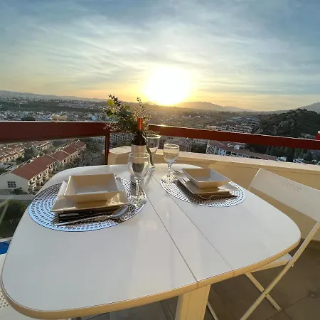 A 900 M De La Playa Y Con Vistas Al Mar En Apartment Fuengirola