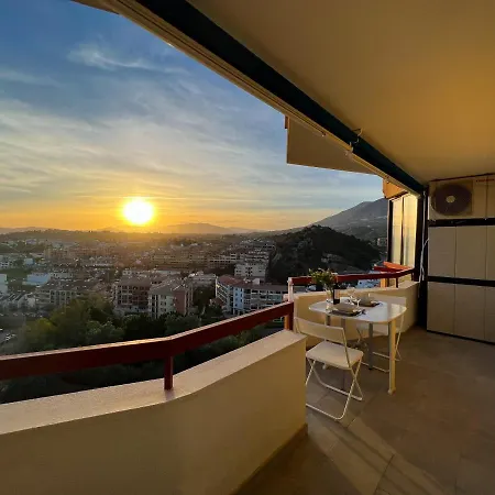 A 900 M De La Playa Y Con Vistas Al Mar En * Fuengirola